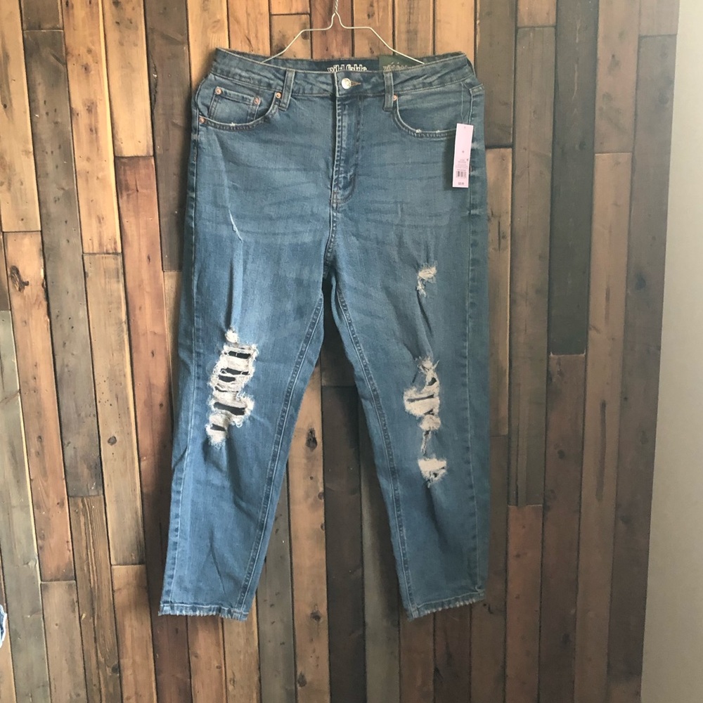 Cropped distressed jeans